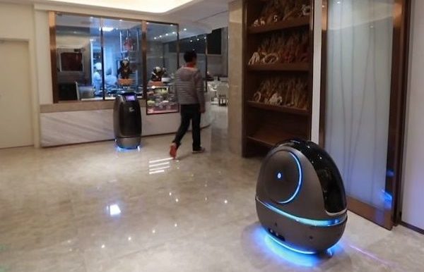 Отель с персоналом из роботов появился в Китае